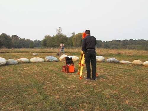L'orientamento dello Stone Circle di Dreamland con l'utilizzo del puntamento laser