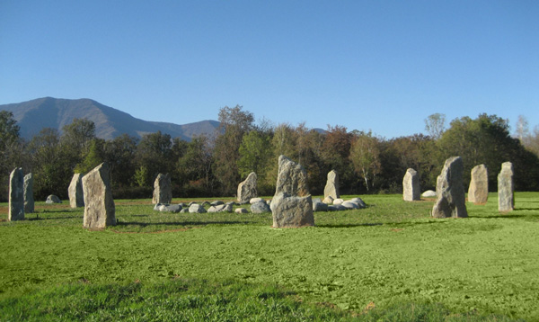 Lo Stone Circle di Dreamland, un progetto di Giancarlo Barbadoro, fondatore del Cerchio di Nuova Terra, con l’intenzione di dare continuità all’antica cultura dello sciamanesimo druidico